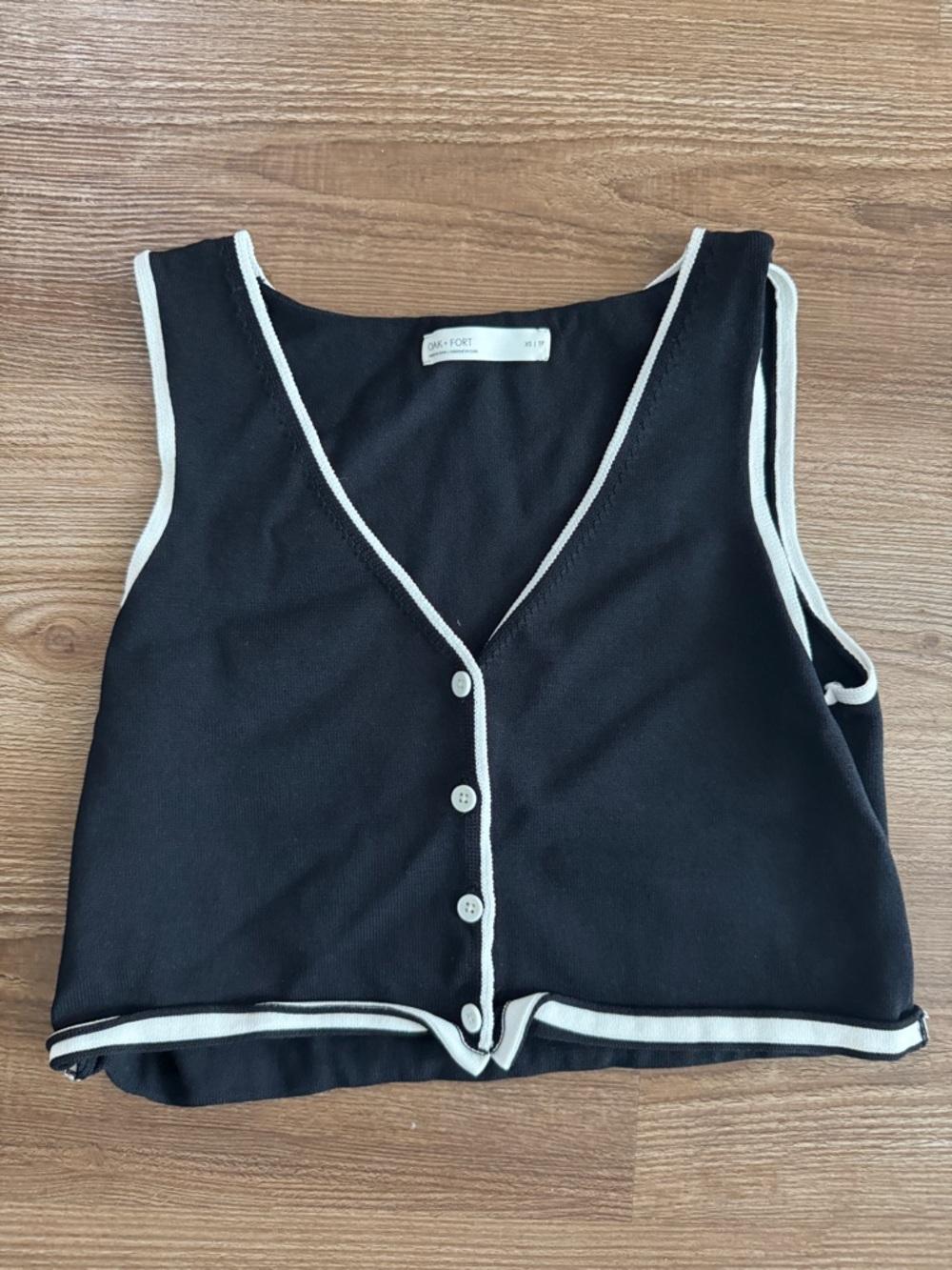 OAK + FORT Black/White Open Front Cropped Knit Vest XS